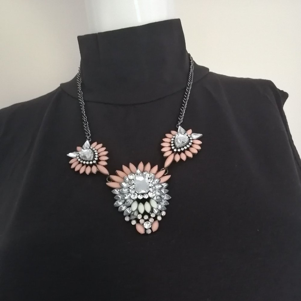 Necklace - Picture 1 of 3